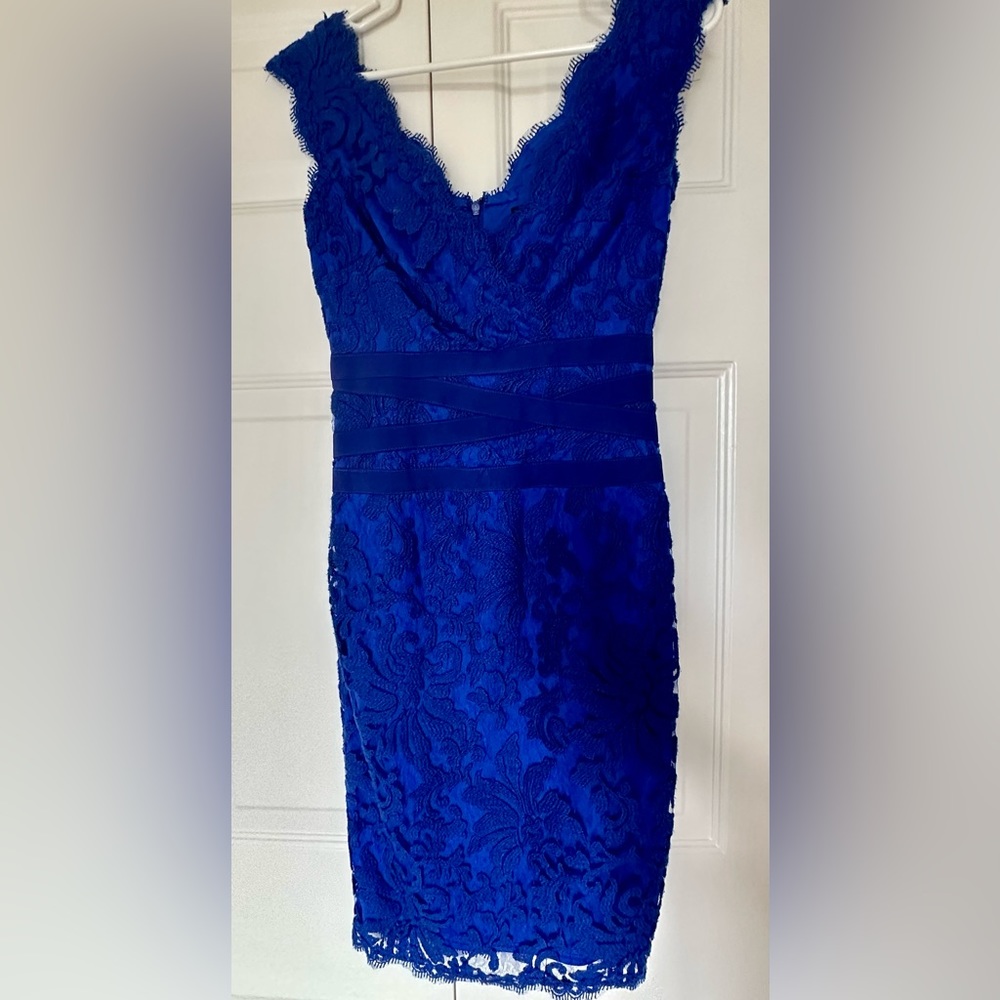 Tadashi Shoji Lace cocktail dress size 0